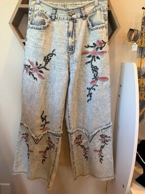POL Light Wash Wide-Leg Jeans with Pink Floral Embroidery